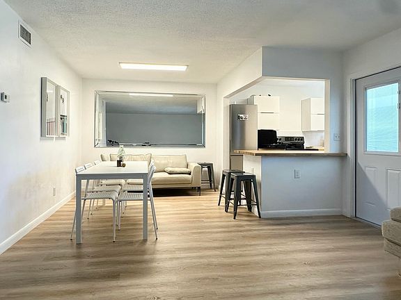 5th image of 580 Egret Drive #305