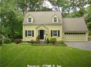 361 Crestwood Rd, Fairfield, CT 06824