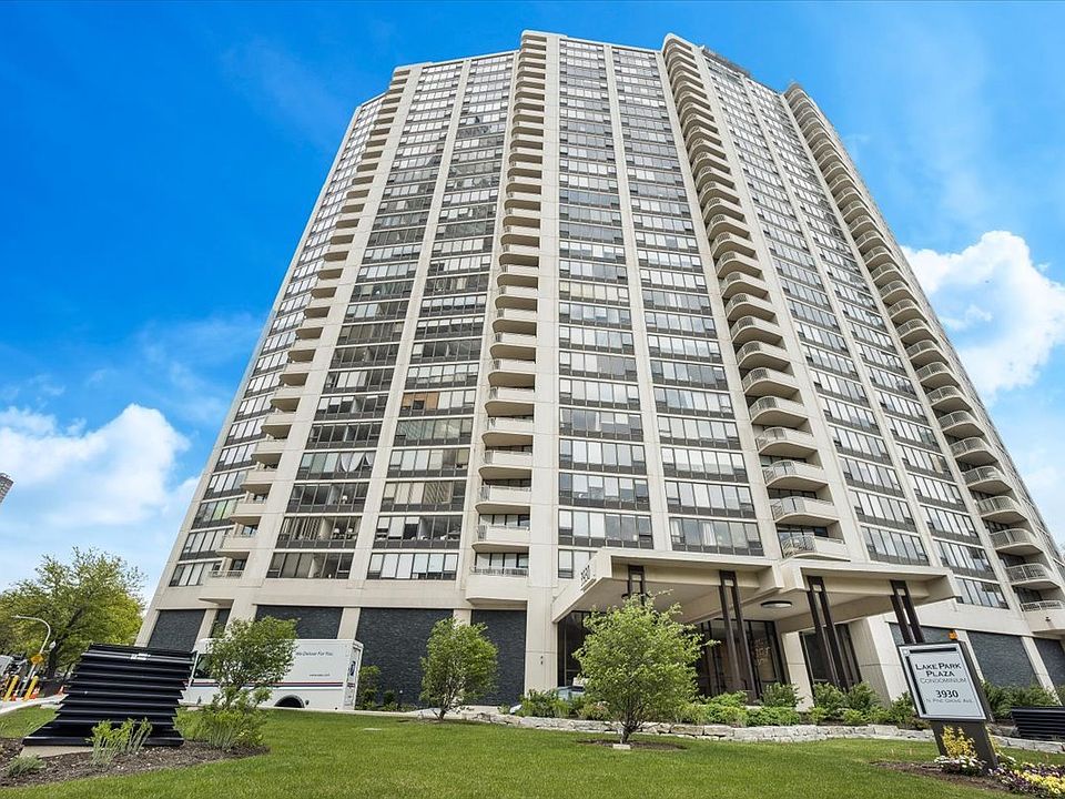 1st image of 3930 N Pine Grove Ave APT 1902