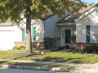 28 Raleigh Dr, Mount Laurel, NJ 08054