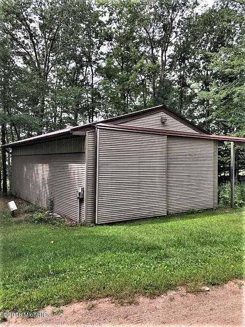 2nd image of 17673 Lost Lake Rd