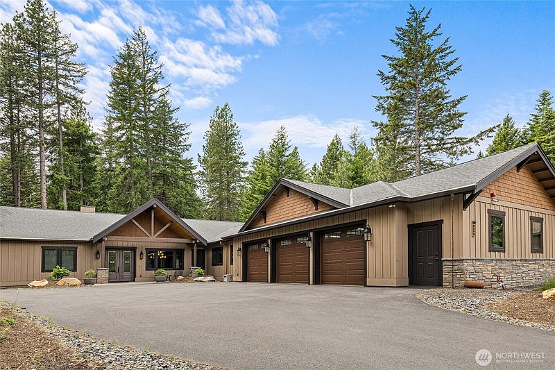 2nd image of 470 Rocking Chair Road