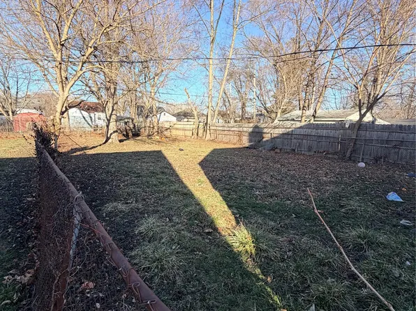 8277 Stout St, Detroit, MI 48228