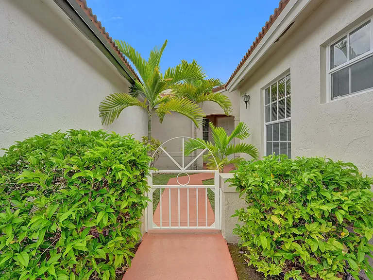 17866 SW 10th Ln — Photo 1