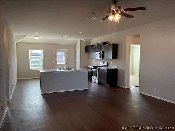 2nd image of 11425 237th Ave