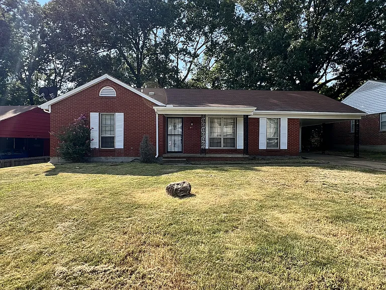 3611 Naylor Dr — Photo 3