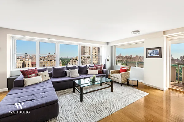 Sold by Warburg | media 4