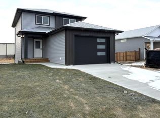 125 W Hampton Cres, Sylvan Lake, AB T4S0N2