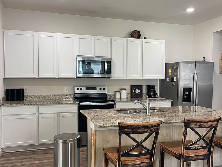 207 NW Pinwheel St #207 — Photo 3