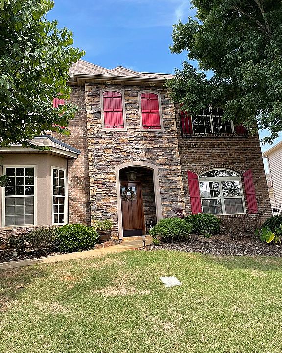 1st image of 101 Bur Oak Dr
