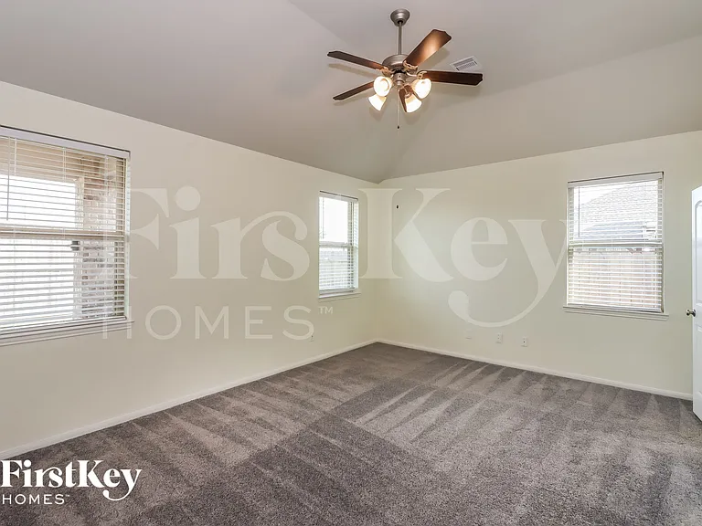 23810 Via Viale Dr — Photo 8