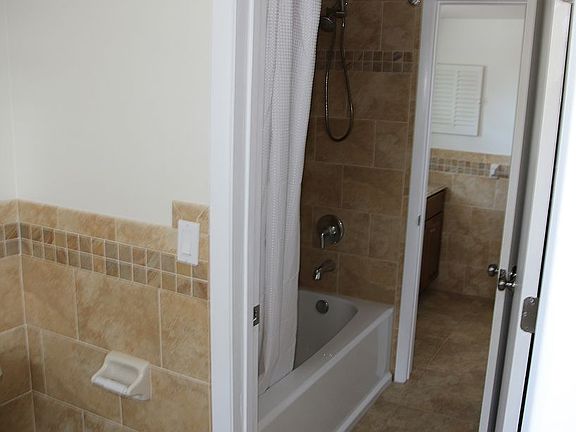 4th image of 5517 7th Avenue Dr W