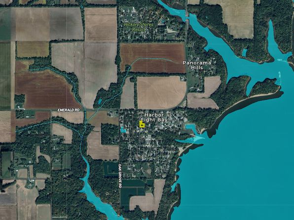 19820 Oak Dr, Carlyle, IL 62231