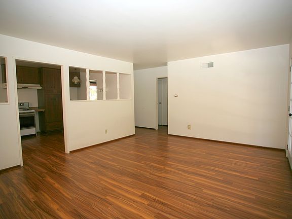 4th image of 831 David Dr