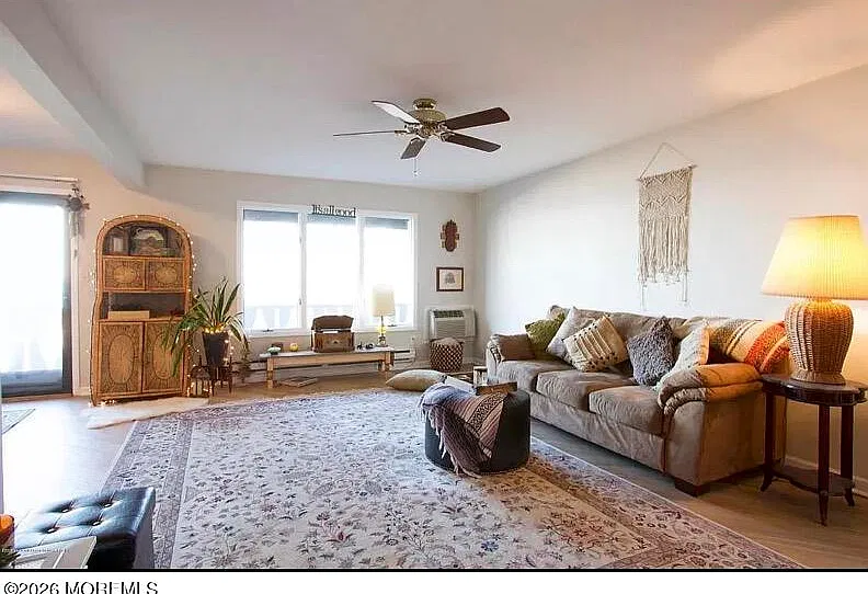 2 bed, 1.5 bath, 1536 sqft, $3,500 — Photo 2