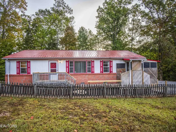 110 Moccasin Hollow Ln, Clinton, TN 37716