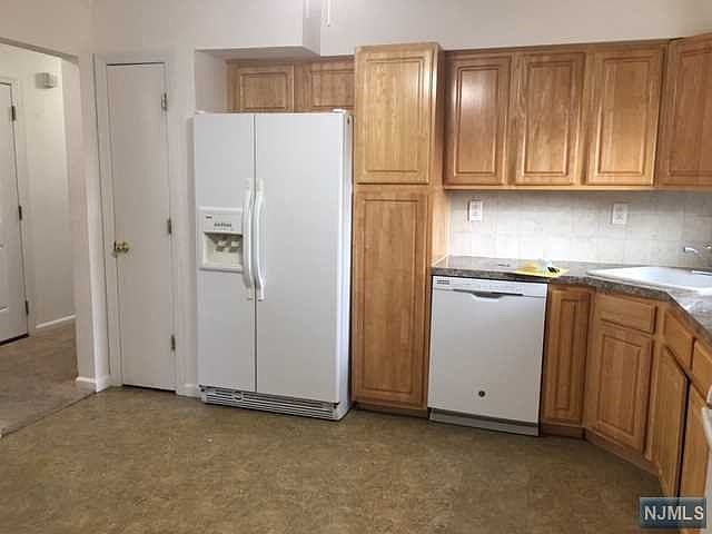 1st image of 76 E Joseph St Floor 2