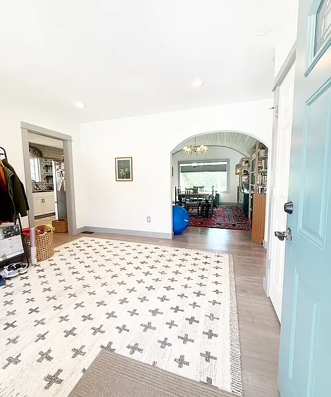 208 S Summit Ave — Photo 6