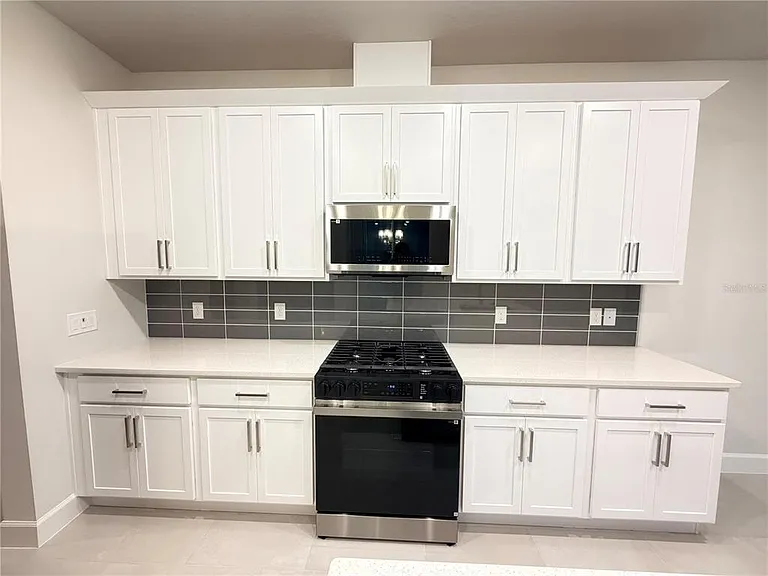 201 Station Ln — Photo 9
