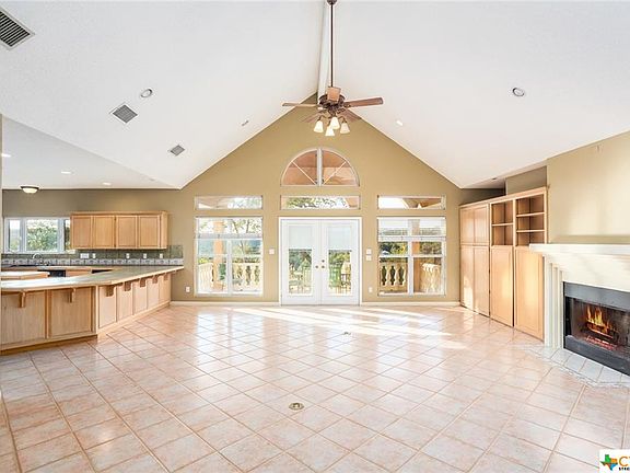 3rd image of 5060 River Oaks Dr