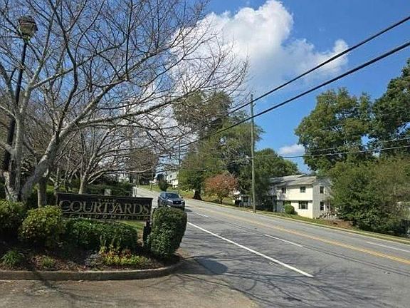 5th image of 453 Sherman Way