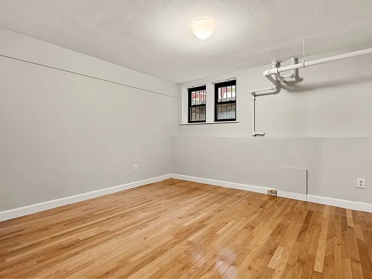 1400 Commonwealth Ave #2 — Photo 4
