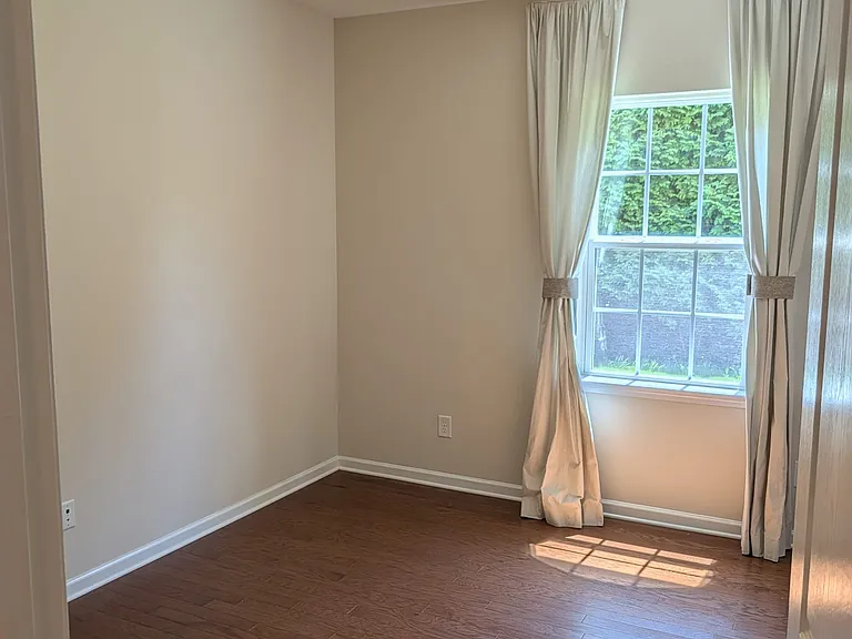 2428 Averon Dr — Photo 13