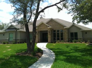 1800 Running Creek Dr, Salado, TX 76571