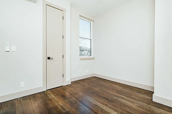 Rented by Brooklyn Group | media 21