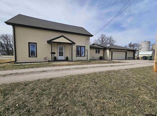 311 E Cheyenne St, Exeter, NE 68351