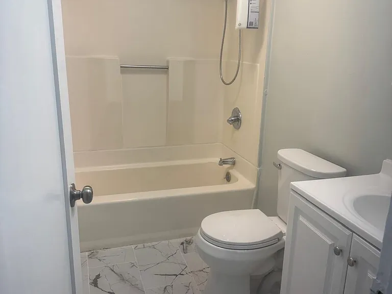 210 Wolcott St #3A — Photo 5