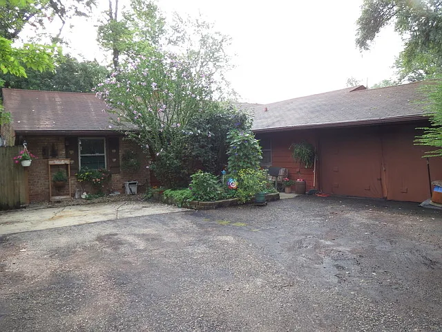 108 S Pinecrest Rd photo 1