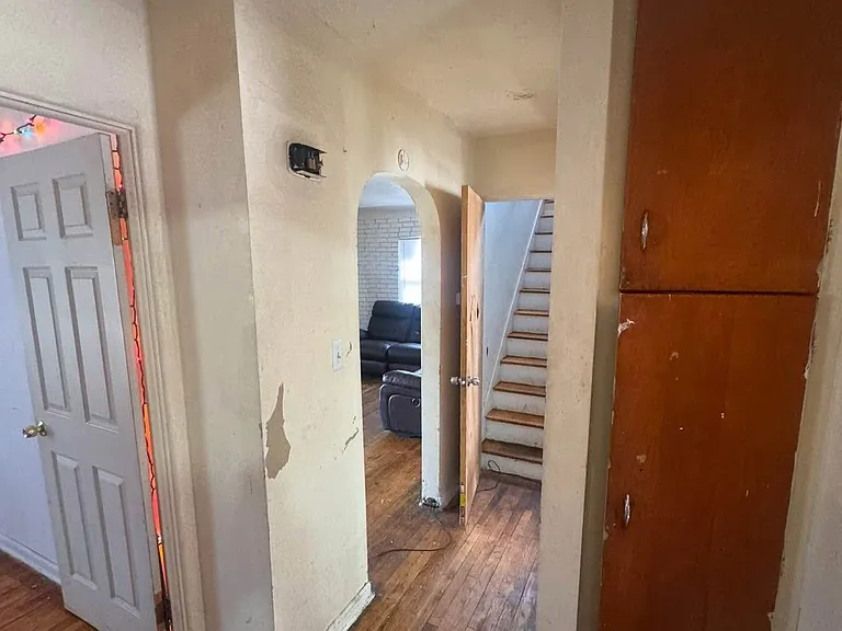 711 W Dewey St — Photo 9