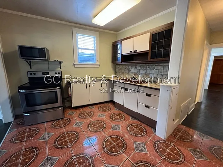 534 Crescent Blvd — Photo 5