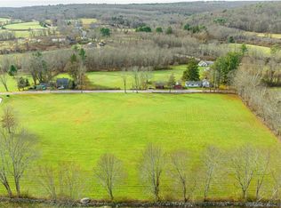 210 Hampton Rd, Pomfret Center, CT 06259