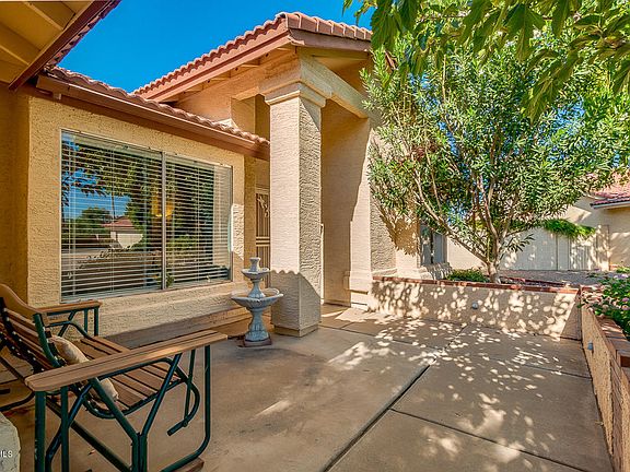 3rd image of 3608 N Canary Cir