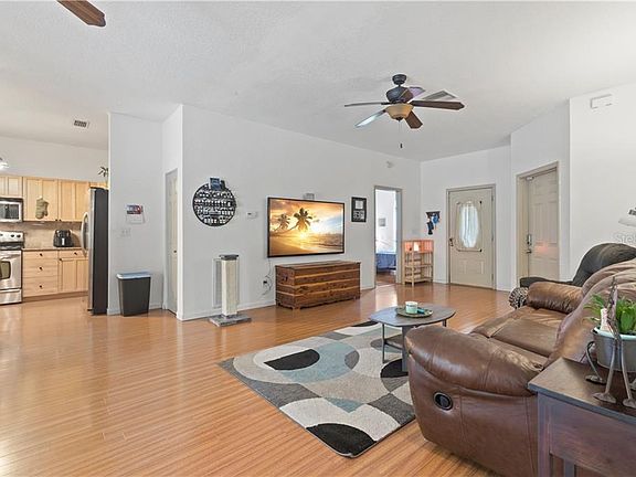 5th image of 9630 Gladwin Ave