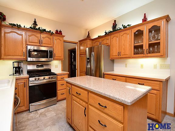 4th image of 4101 Red Deer Dr