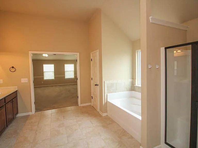 2733 Huntcliffe Dr — Photo 21