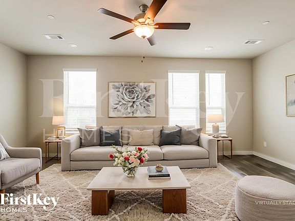 4th image of 373 N Centro Cir