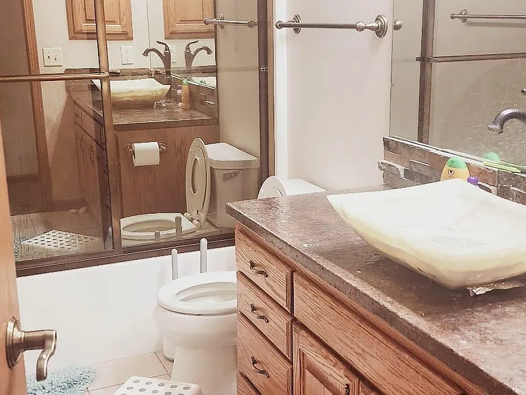 full bathroom 2
