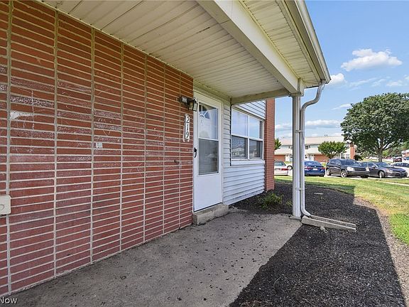 3rd image of 219 Buckeye Cir
