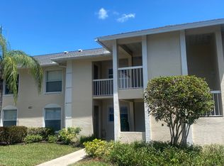 621 Squire Cir, Naples, FL 34104