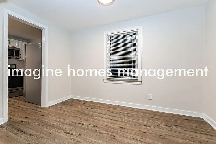3 bed, 2.0 bath, 1000 sqft, $2,250 — Photo 4
