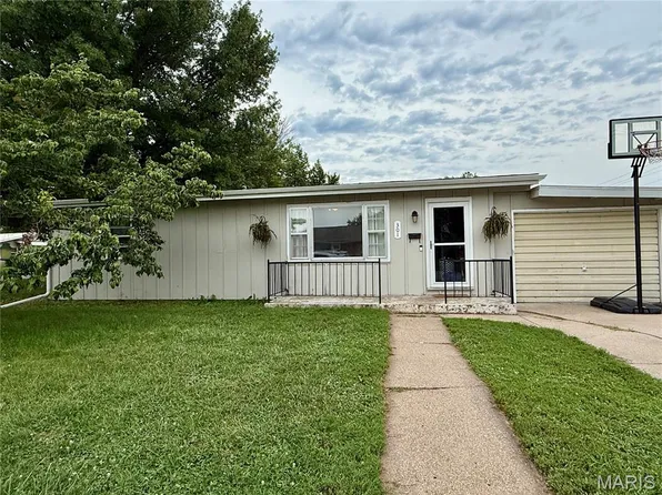 301 Summer St, Palmyra, MO 63461