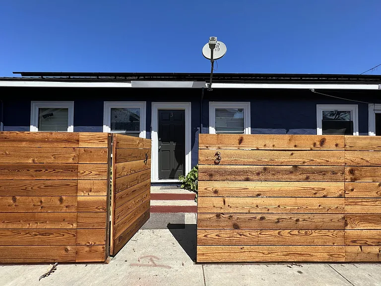 221 Raymond St #9 — Photo 1