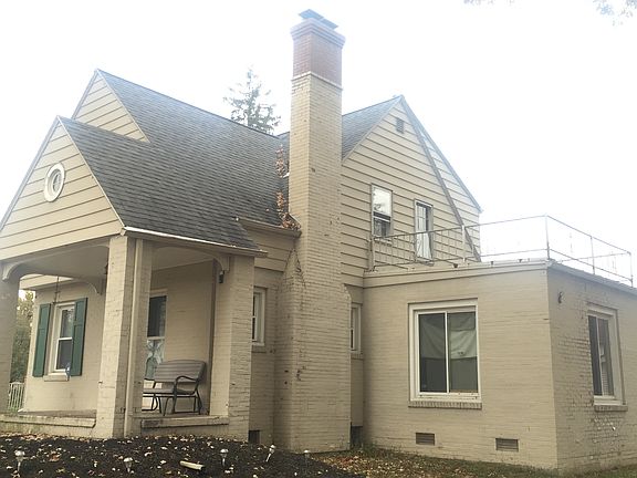 2nd image of 307 Hazelwood Ave SE