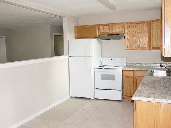 4th image of 1717 W Main St