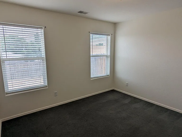 1834 Estates Dr #B — Photo 10