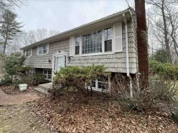 11 Hancock St, Plainville, MA 02762